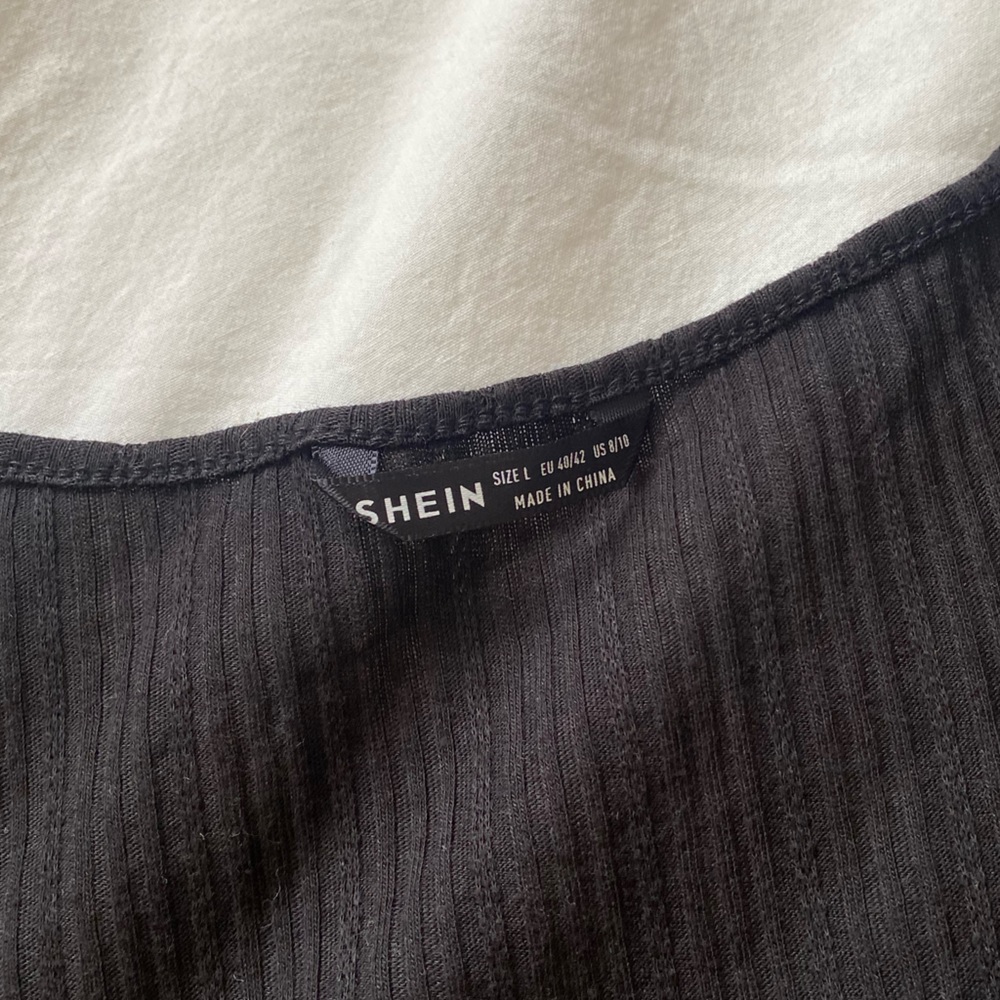 SHEIN Black Ribbed Ruched Crop Top & Shorts Lounge Set - Picture 4 of 7